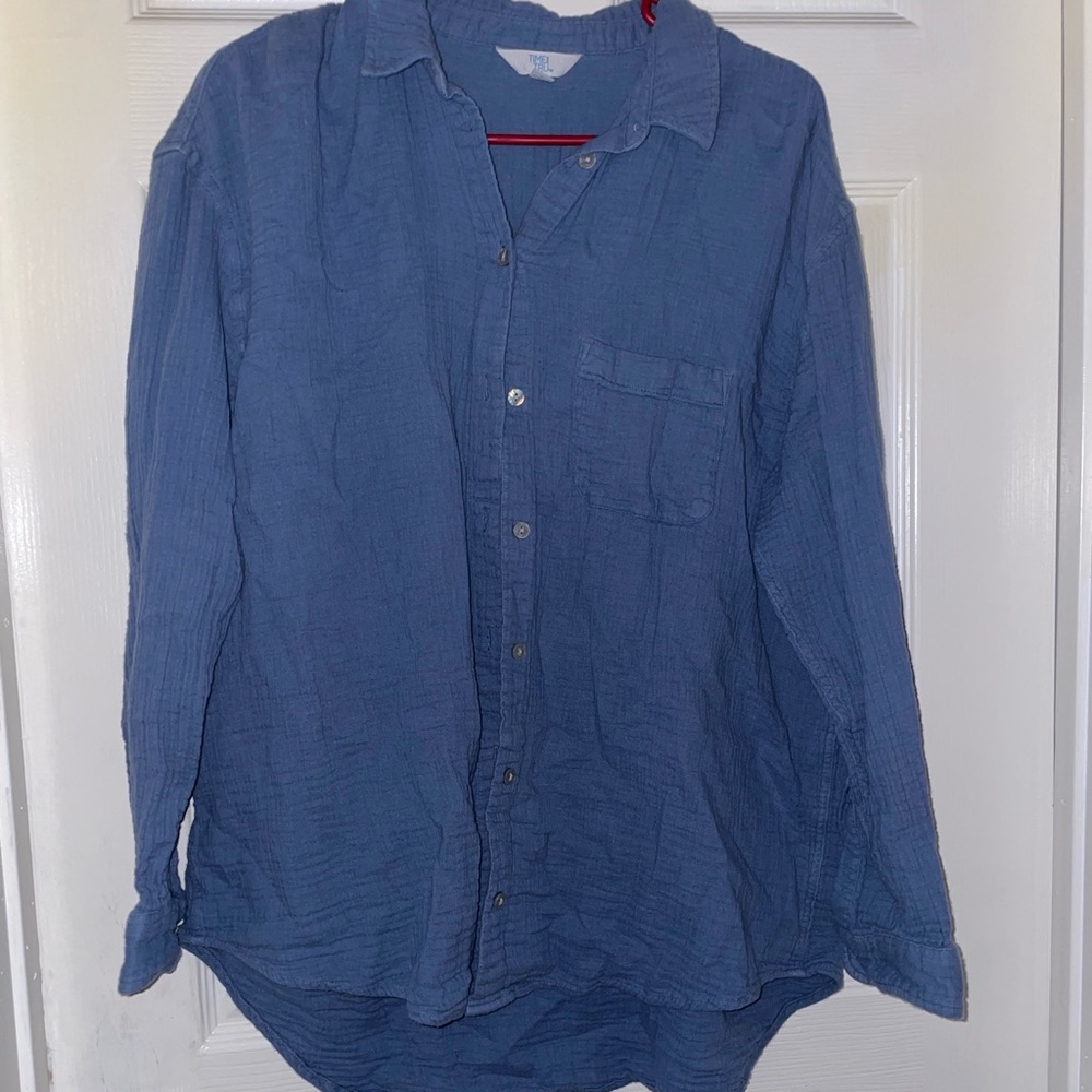 Women’s Long-Sleeve Button-Up Shirt in Blue